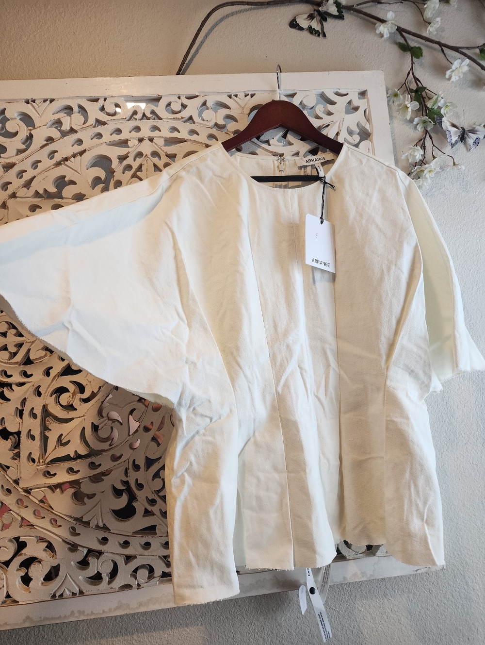 ARRANGE WHITE CURVE PLEATED CINCHED WAIST TEE UNDONE HEM NWT SIZE 14 - Picture 4 of 16